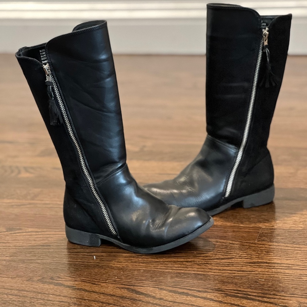 Olive and Edie Black Faux Leather and Suede Boots